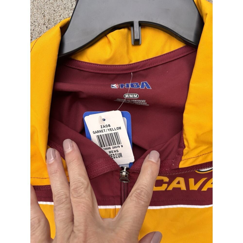 NWT Cleveland Cavaliers Lightweight Track Zip-up Jacket Sz Medium - Picture 4 of 5